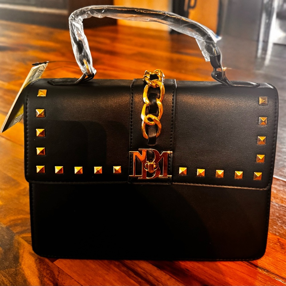 Badgley Mischka medium-sized handbag.